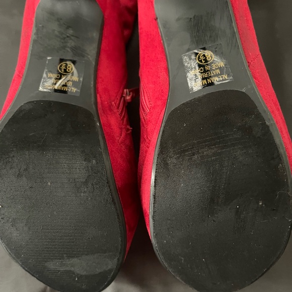 Stylish Boots - Picture 2 of 2